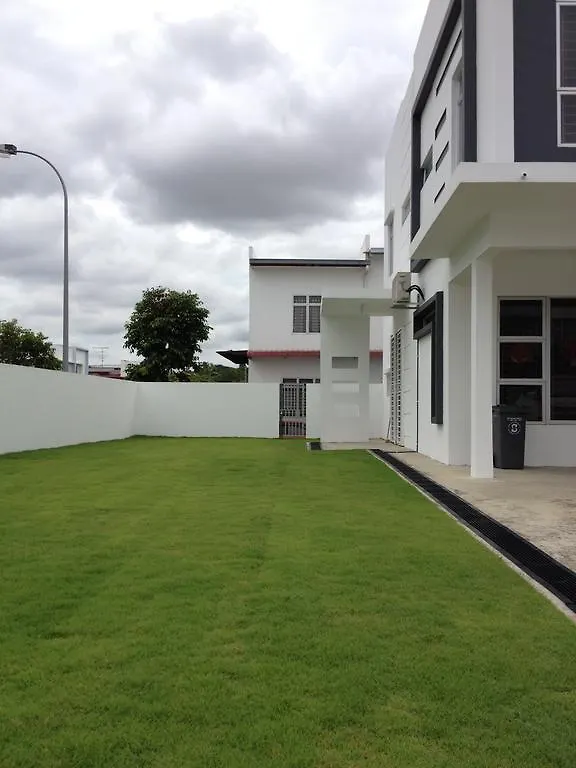 Comfort Holiday Home @ Bukit Indah Johor Bahru